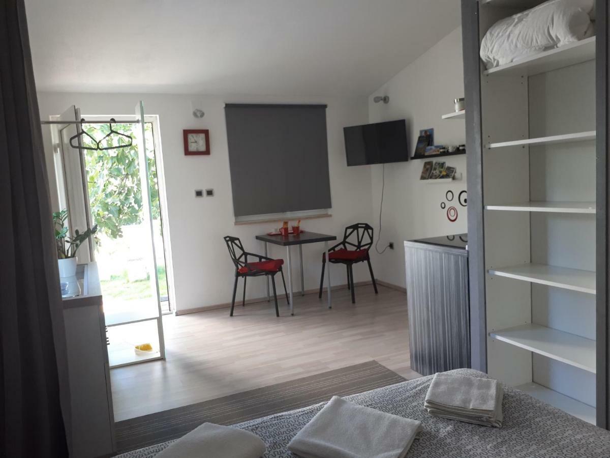 Studio Apartman Splash Pjescana Uvala Eksteriør bilde